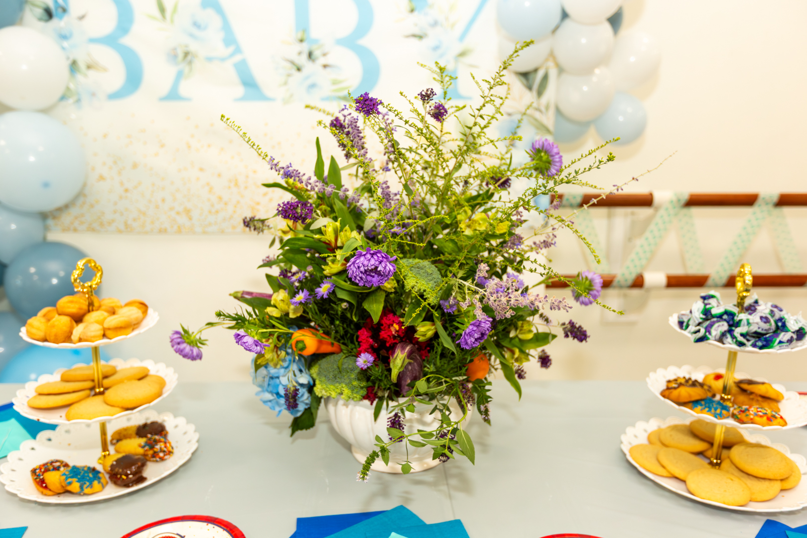 Babyshower Flowers - Photography by Michael Lofenfeld